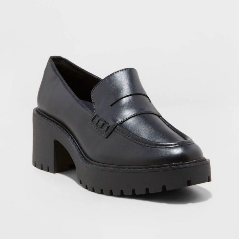 Universal Thread Black Chunky Platform Loafers